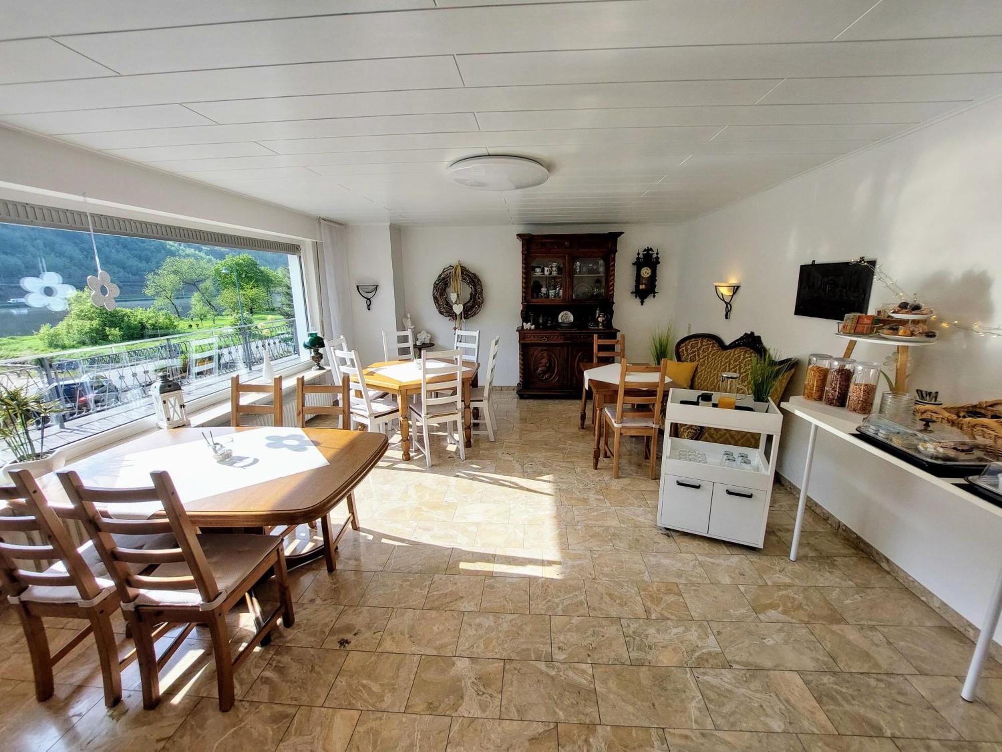 Pension Mosella, Gästezimmer Sankt Aldegund Exterior foto